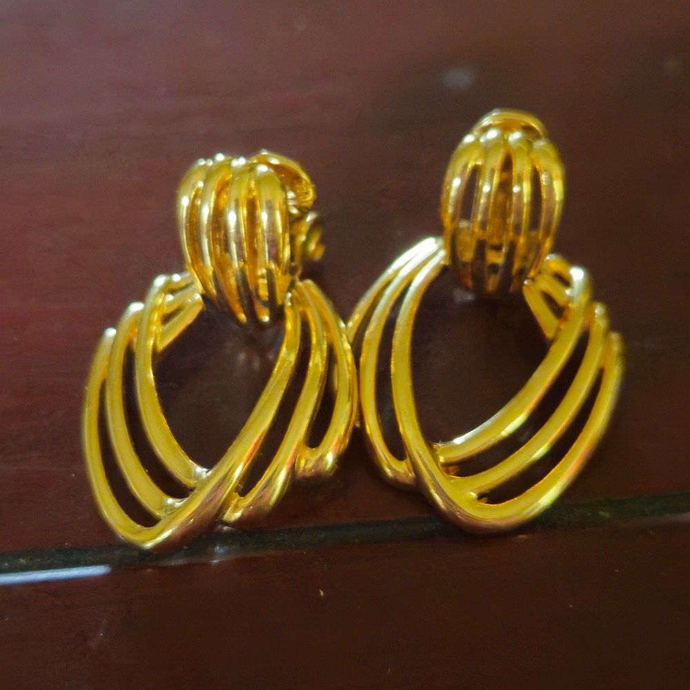 Monet Vintage Gold Tone Ribbed Door Knocker Clip On Earrings Statement Jewelry
